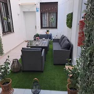 malaga-apartamento-bajo-a.hotelsinnerja.org/